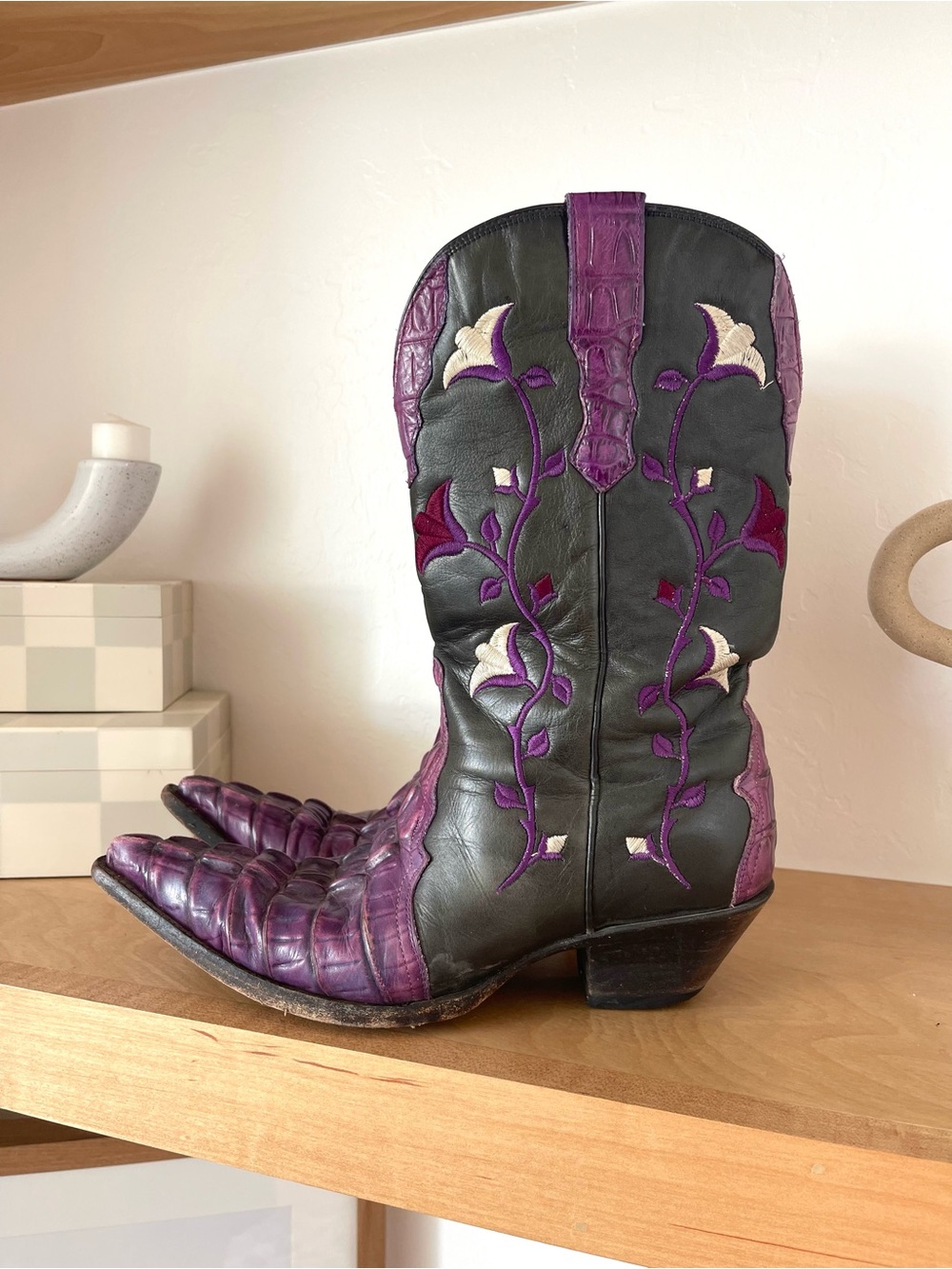 Corral Alligator Crocodile Leather Purple Black Floral Embroidered Cowboy Boots